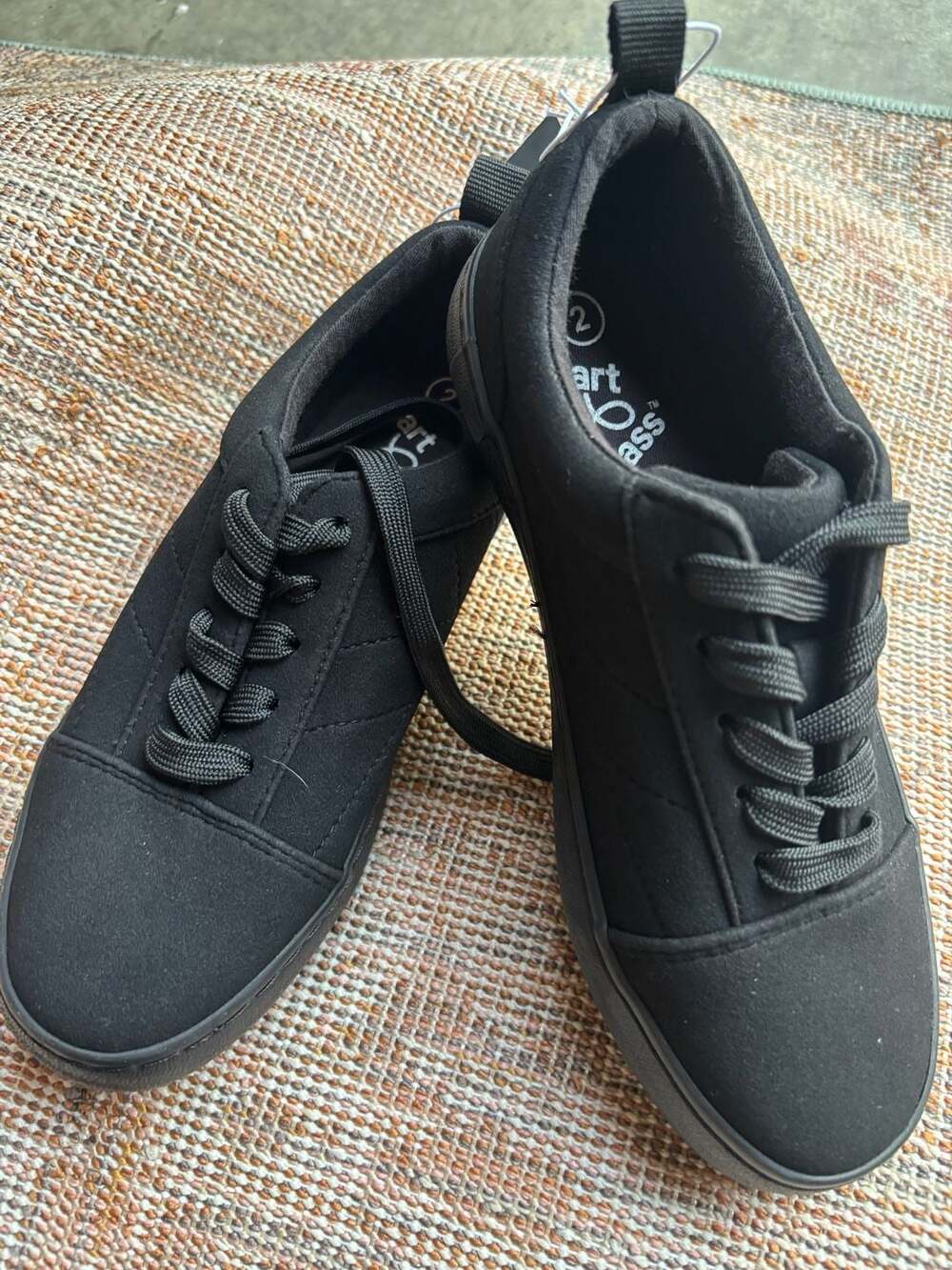 Art Class Garrett Black Lace-Up Sneakers Size 2